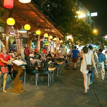 The Street Hostel Bangkok Bagian luar foto