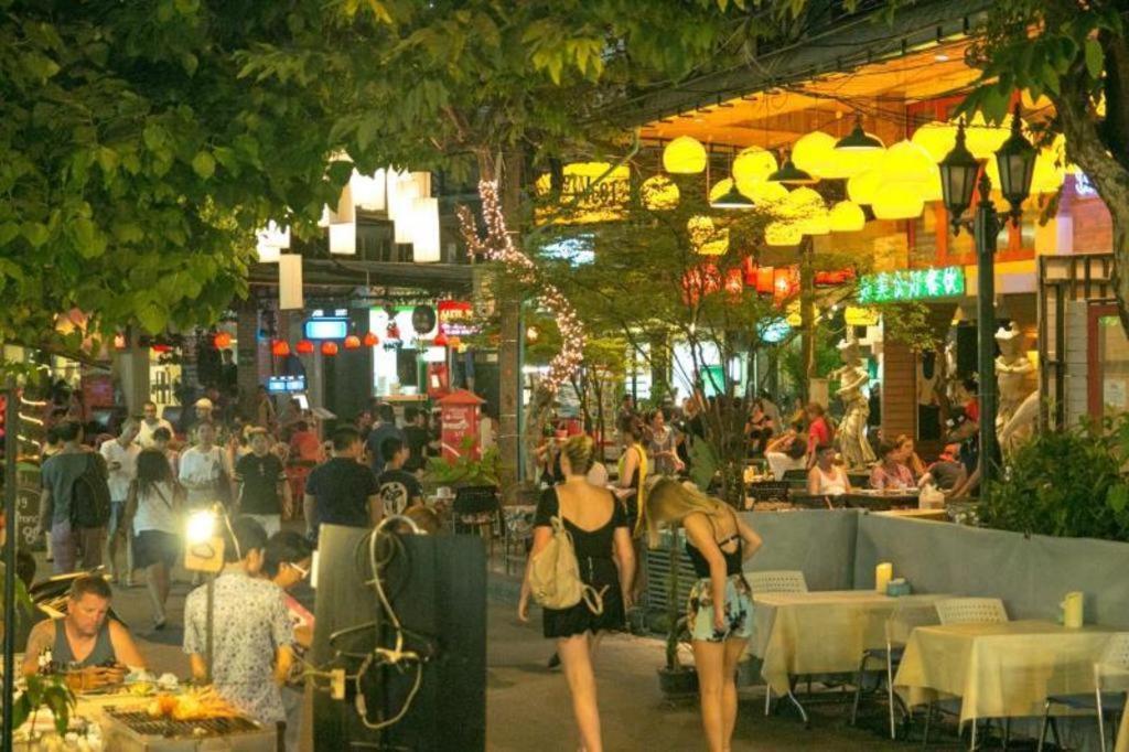 The Street Hostel Bangkok Bagian luar foto