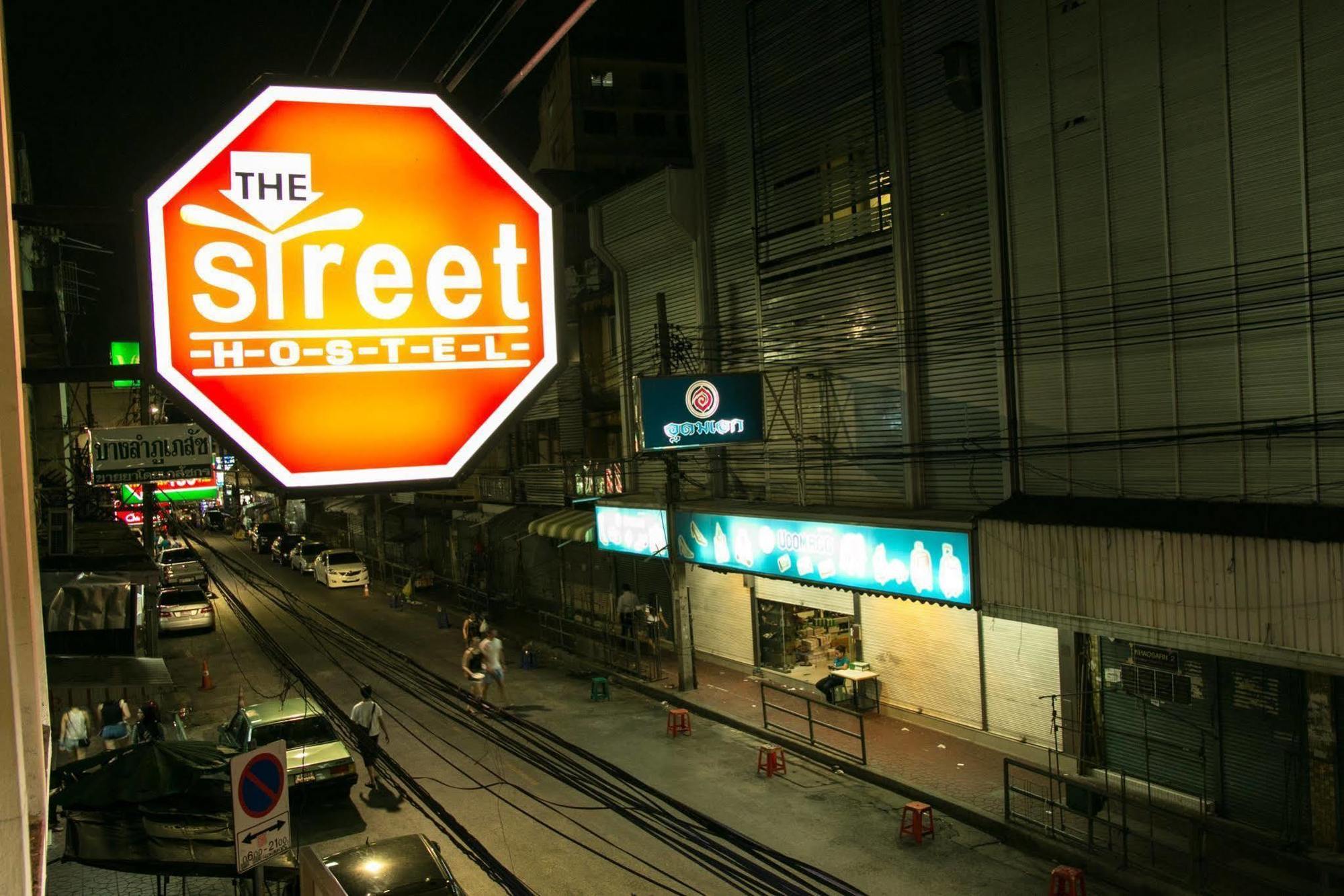 The Street Hostel Bangkok Bagian luar foto